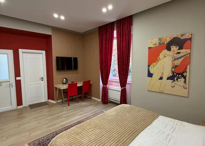 Redvelvet Blloku * Tirana